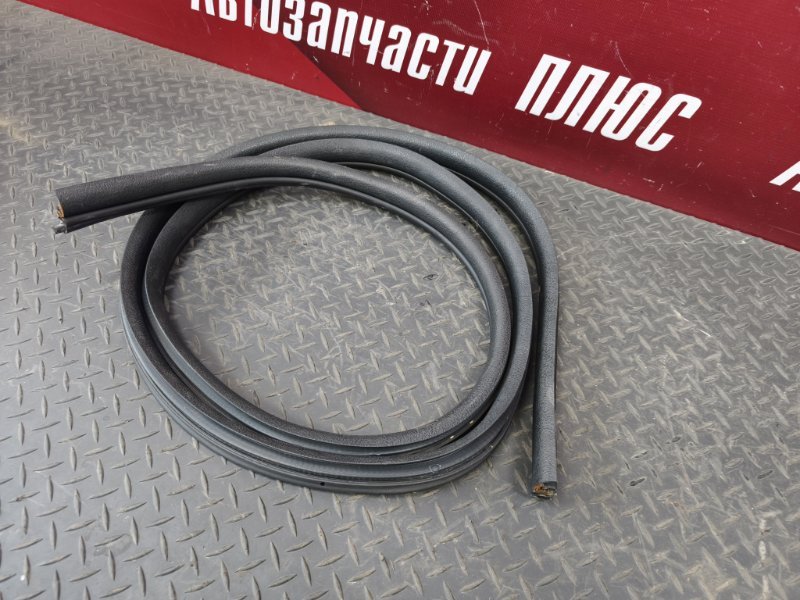 Уплотнитель проема      двери