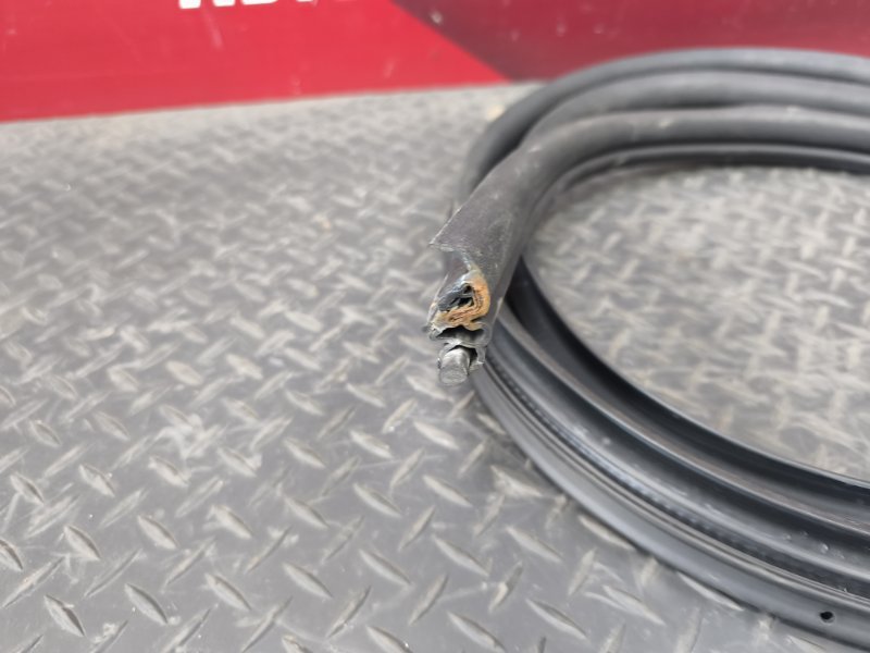 Уплотнитель проема      двери