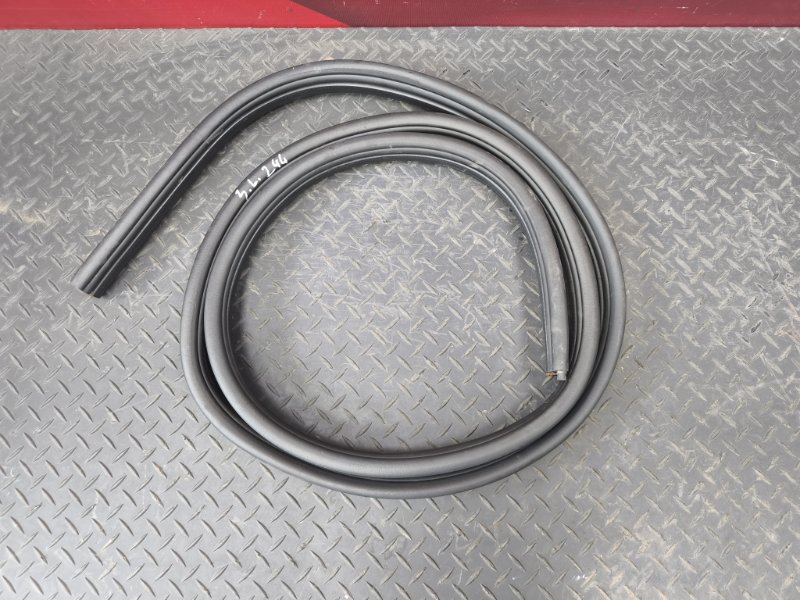 Уплотнитель проема      двери