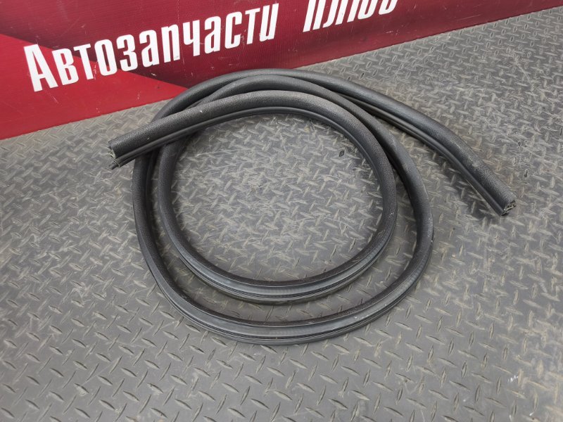 Уплотнитель проема      двери