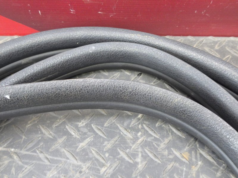 Уплотнитель проема      двери