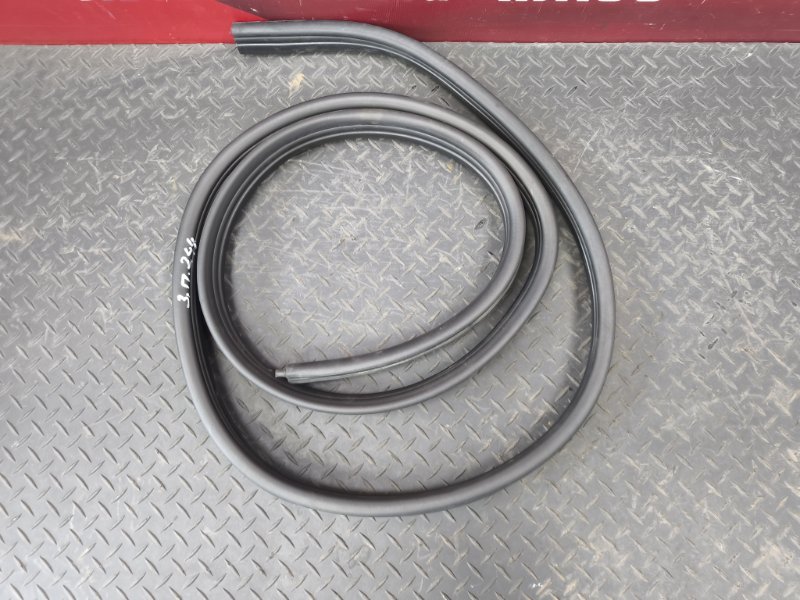 Уплотнитель проема      двери