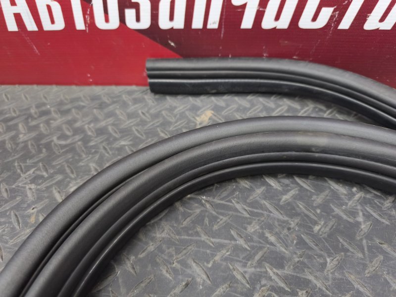 Уплотнитель проема      двери