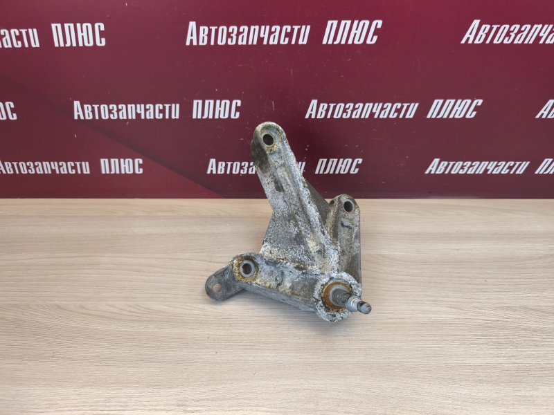 Кронштейн опоры двигателя