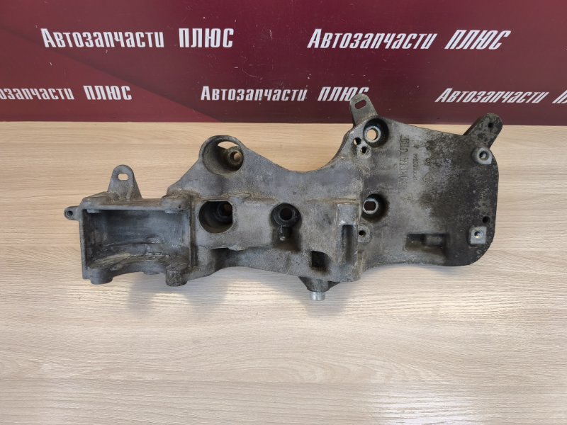 Кронштейн генератора