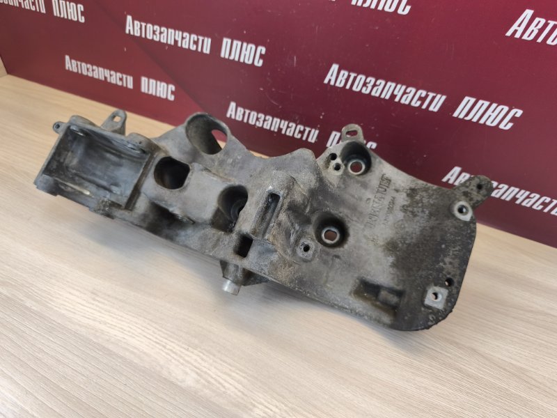 Кронштейн генератора