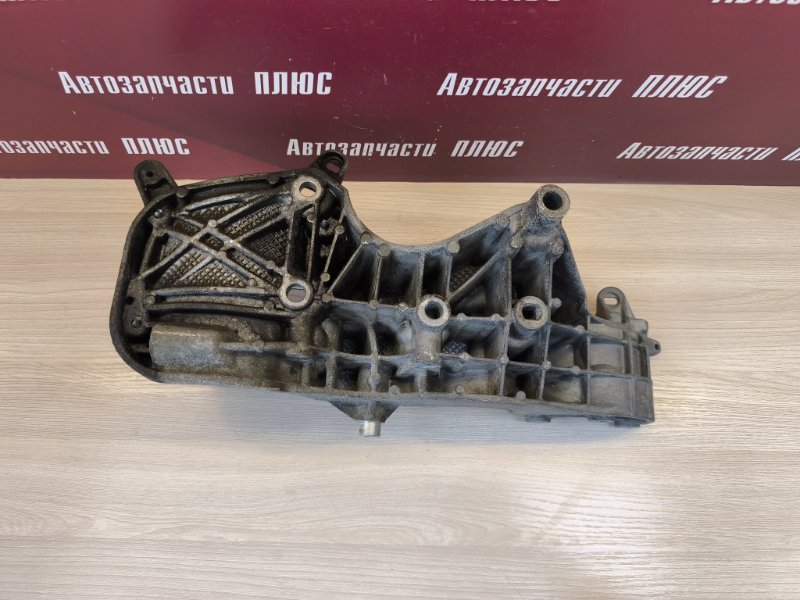 Кронштейн генератора