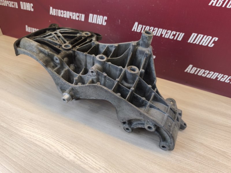 Кронштейн генератора