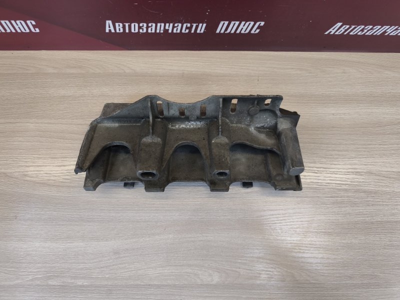 Кронштейн впускного коллектора