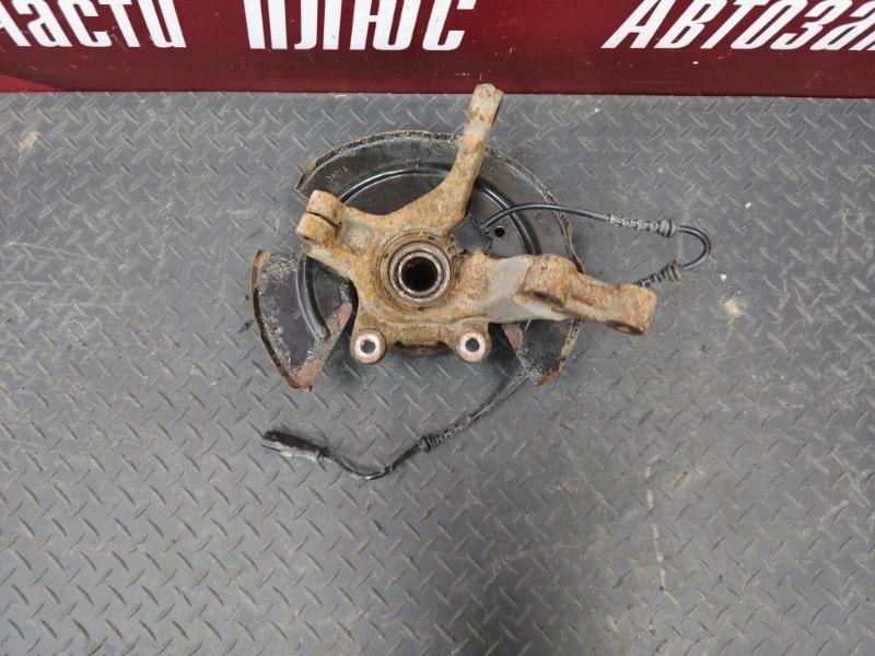 Кулак поворотный