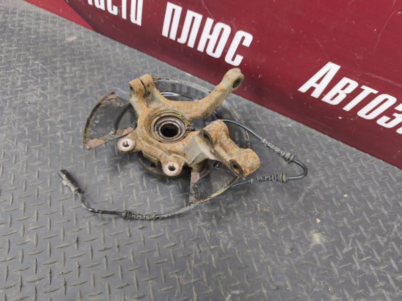 Кулак поворотный