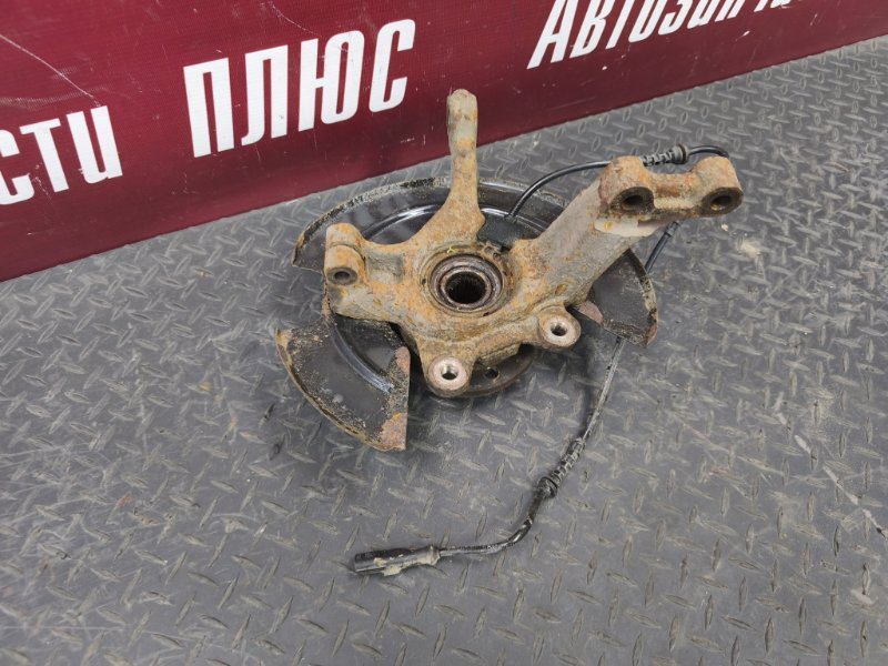 Кулак поворотный