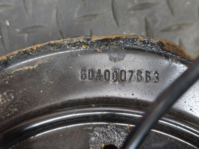 Кулак поворотный