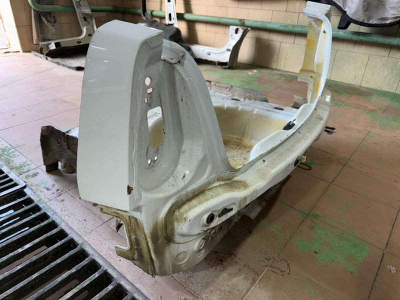 Задняя панель кузова