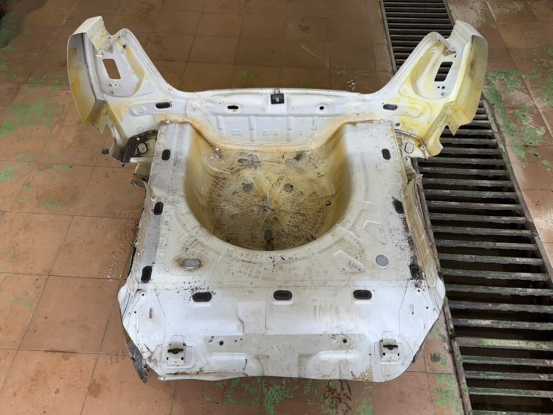 Задняя панель кузова