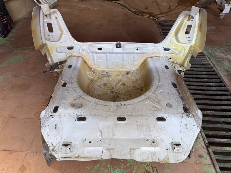 Задняя панель кузова