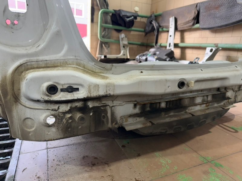 Задняя панель кузова