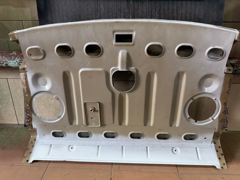 Задняя полка