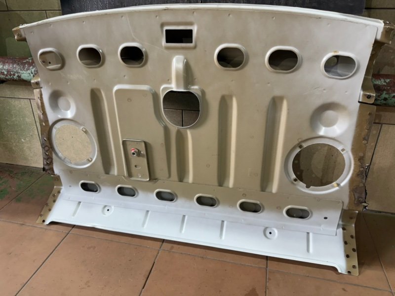 Задняя полка