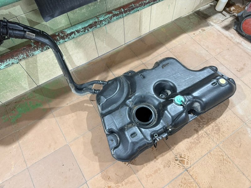 Бак топливный