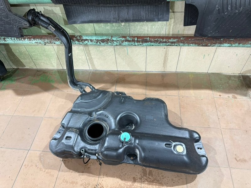 Бак топливный