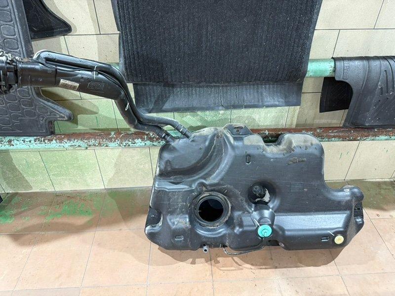 Бак топливный