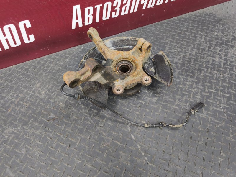 Кулак поворотный