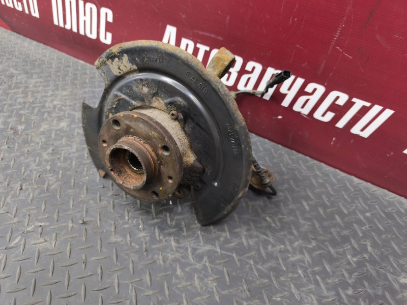 Кулак поворотный