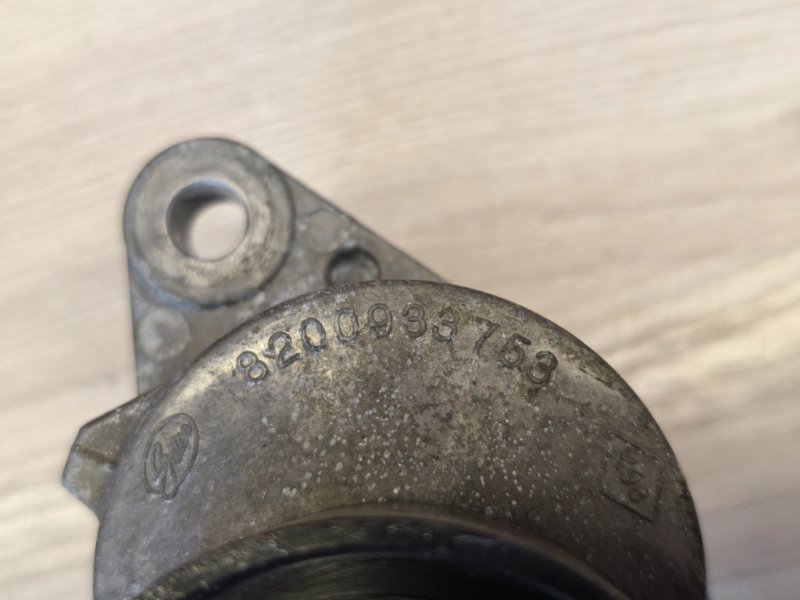 Ролик натяжителя грм