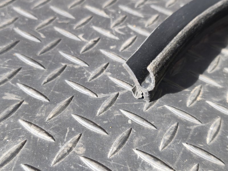 Уплотнительная резинка крыши