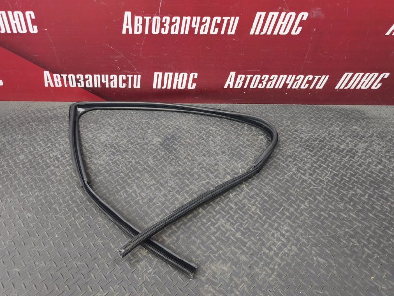 Уплотнитель стекла двери