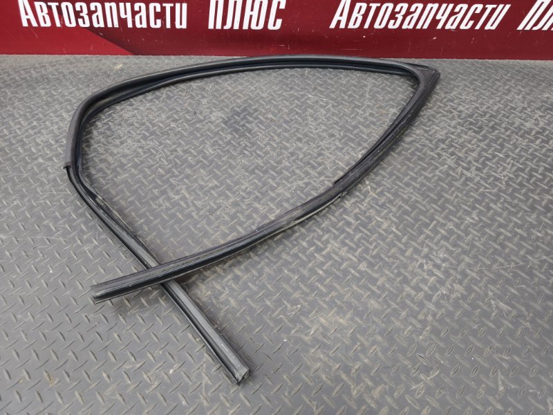 Уплотнитель стекла двери