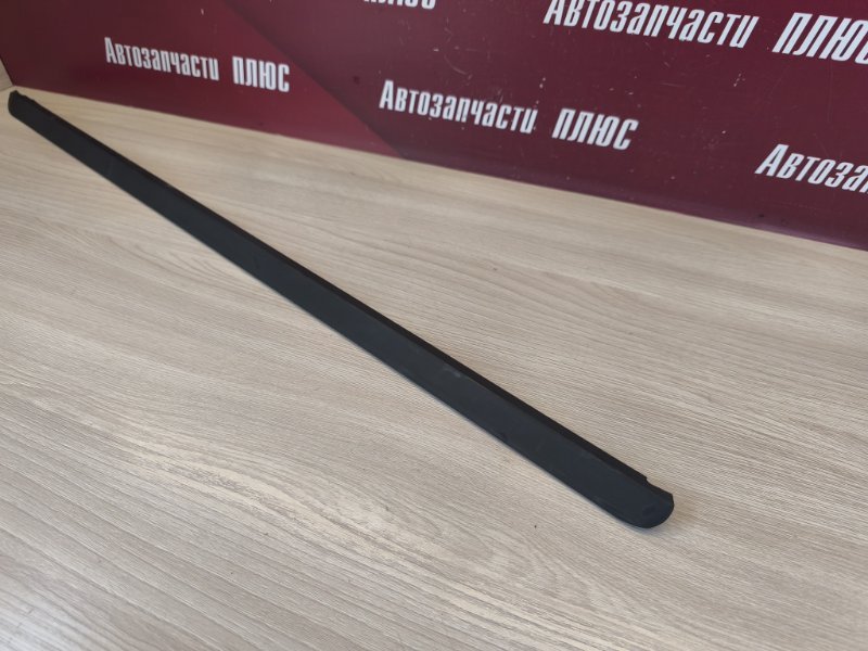 Уплотнитель стекла двери внешний