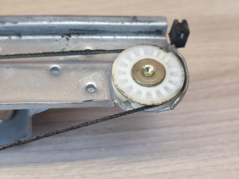 Стеклоподъемник    двери