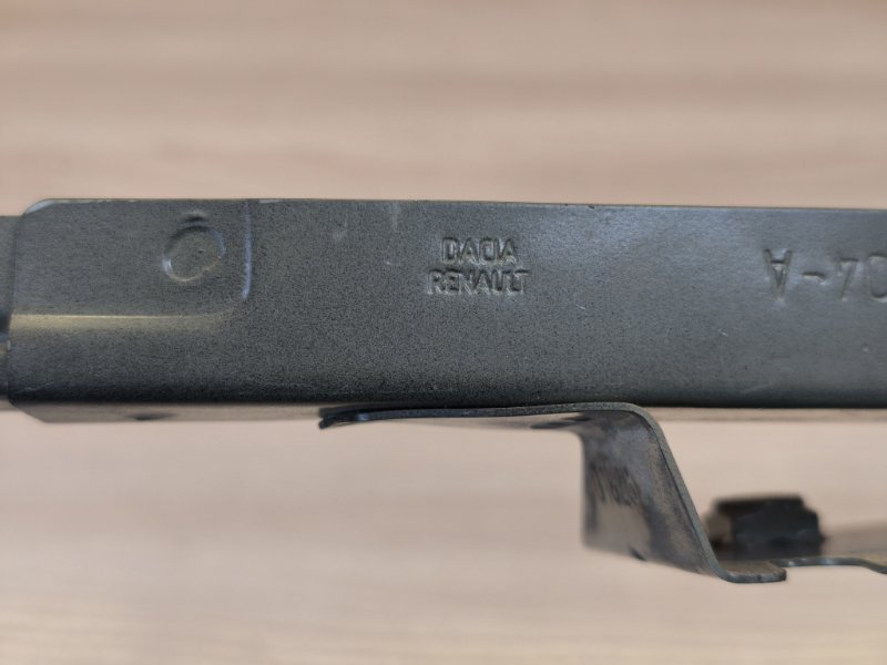 Направляющая стекла     двери