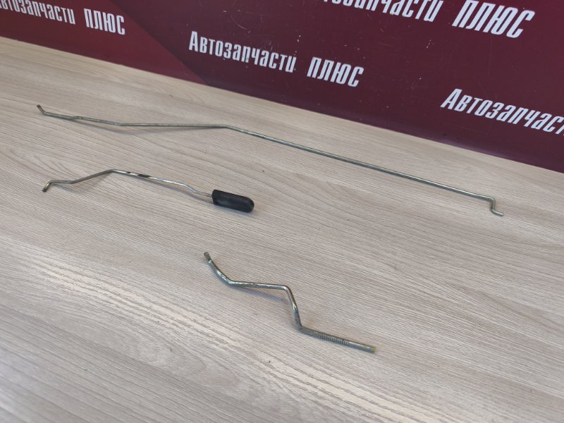 Тяга замка двери