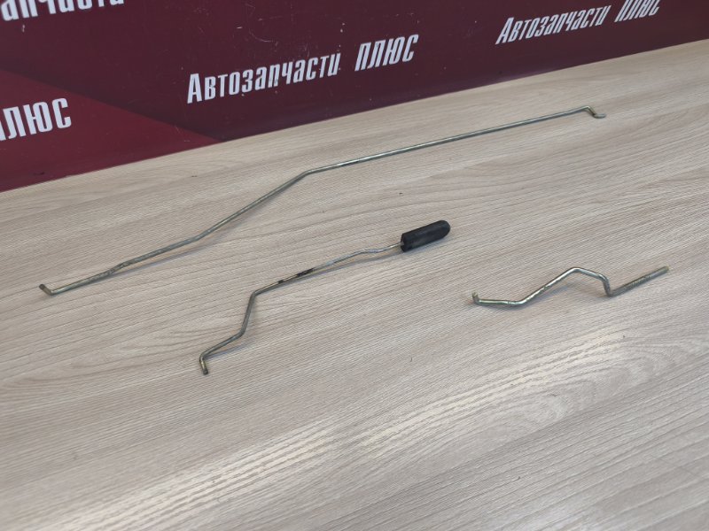 Тяга замка двери