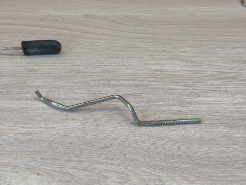 Тяга замка двери