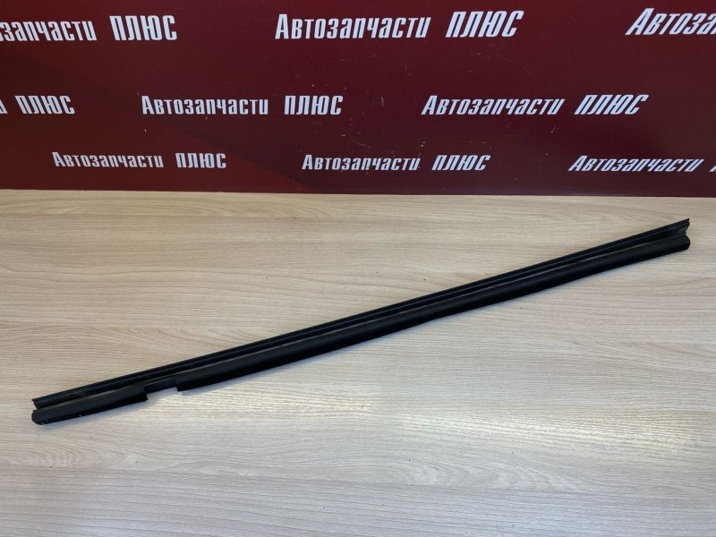 Уплотнитель стекла двери внутренний