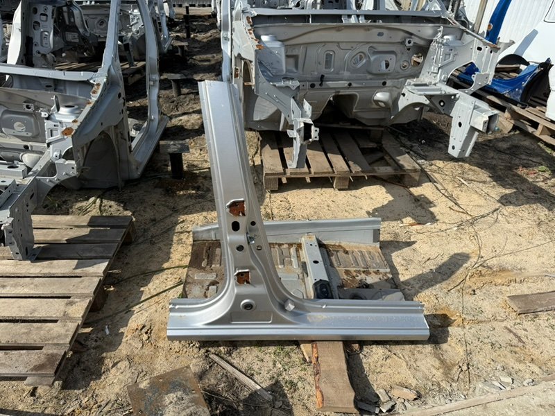 средняя стойка