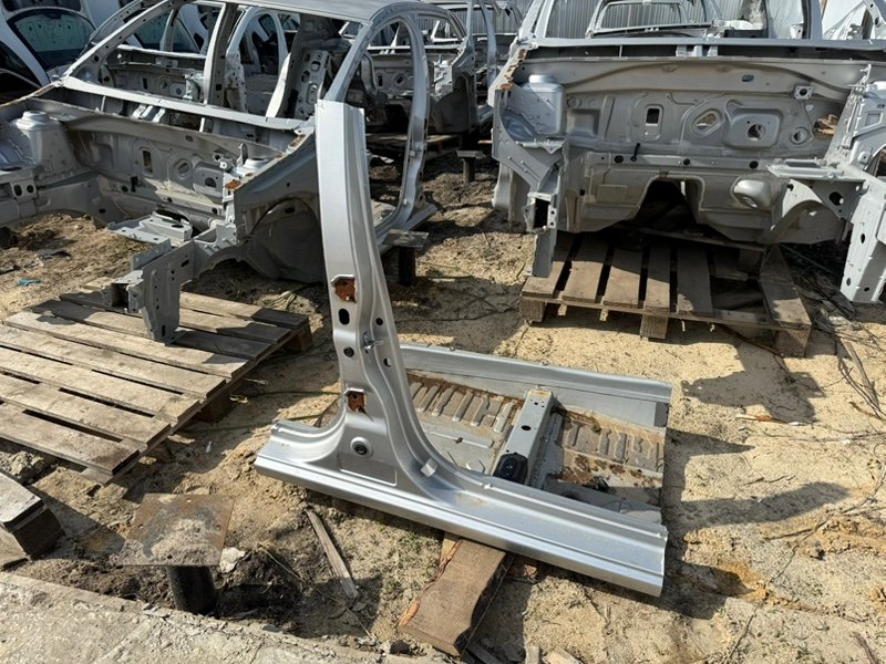 средняя стойка