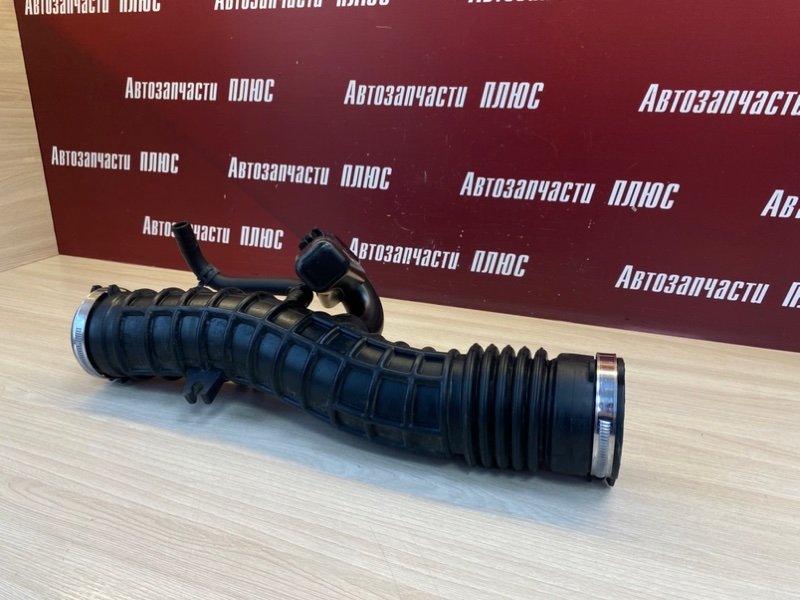 Патрубок воздушного фильтра