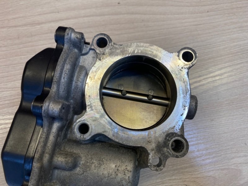 Дроссельная заслонка