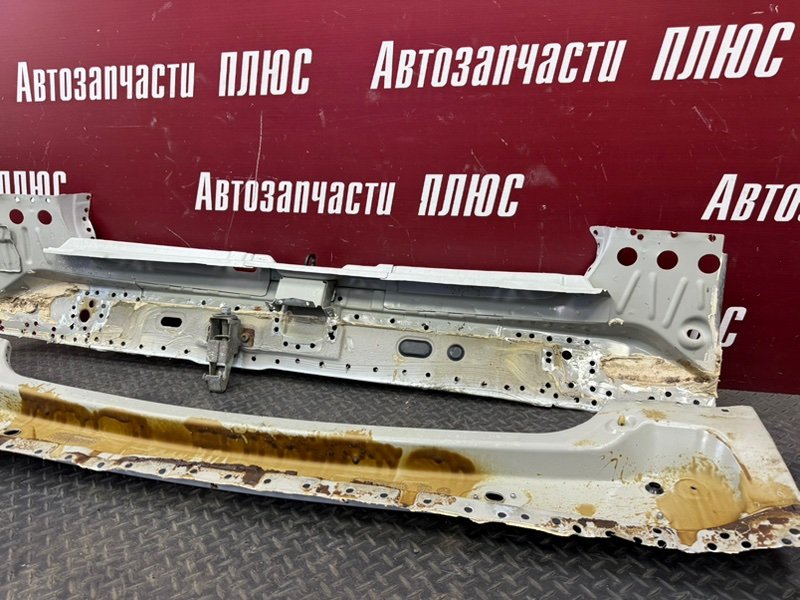 Задняя панель