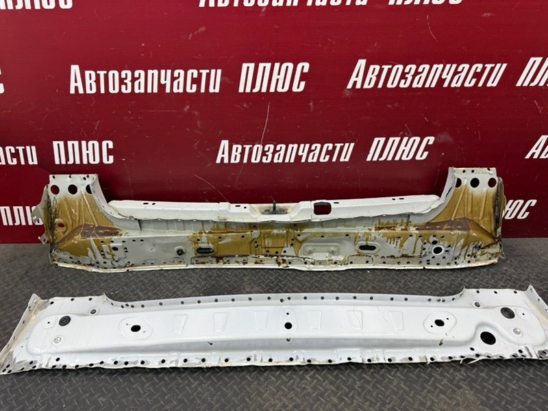 Задняя панель