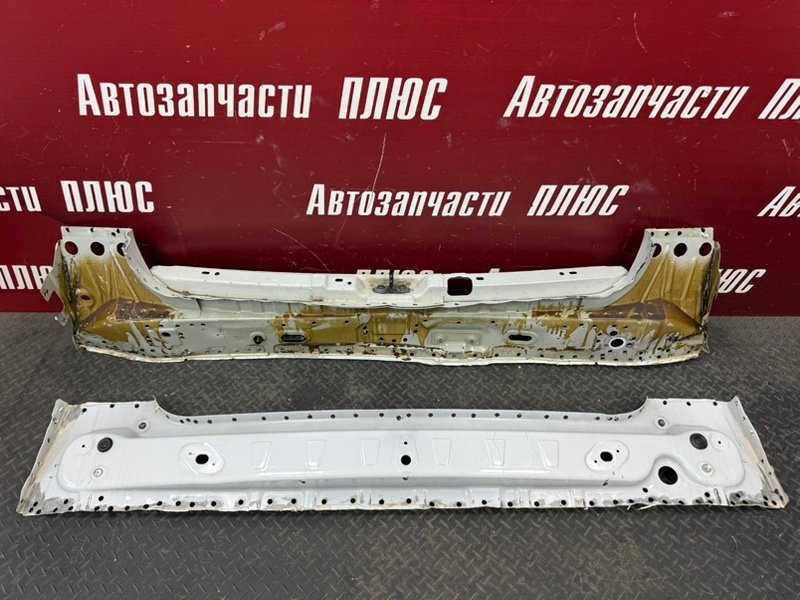 Задняя панель