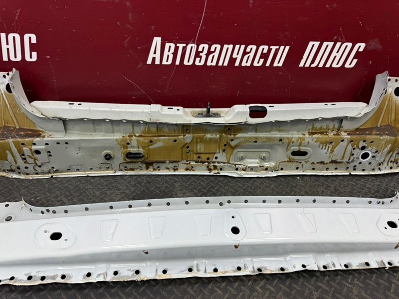 Задняя панель