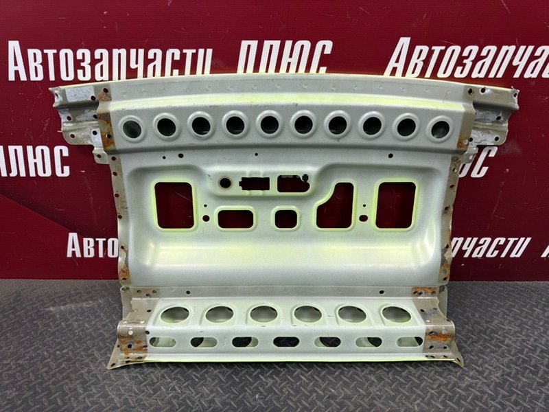 Задняя полка