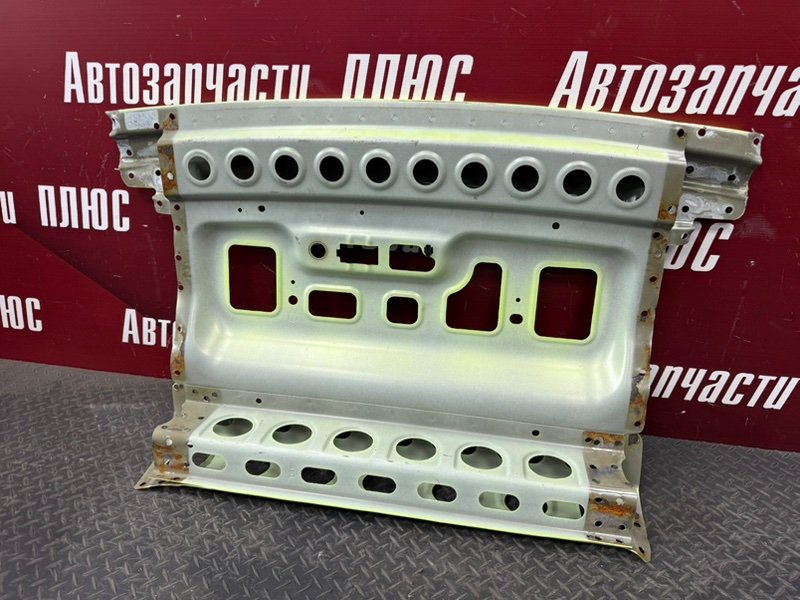 Задняя полка