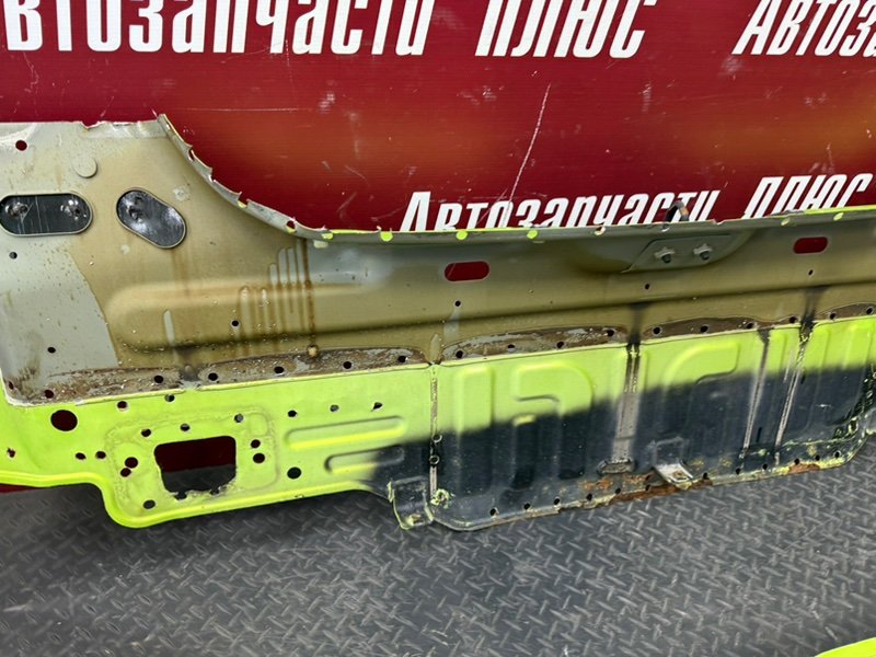 Задняя панель кузова